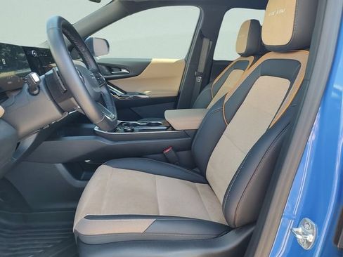 Used 2026 Chevrolet Equinox ACTIV AWD/4WD image 25