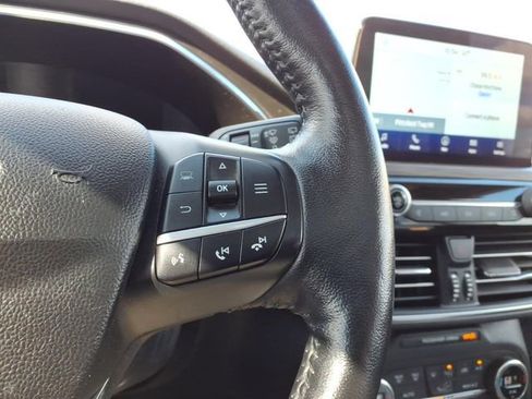 Used 2020 Ford Escape Titanium image 17