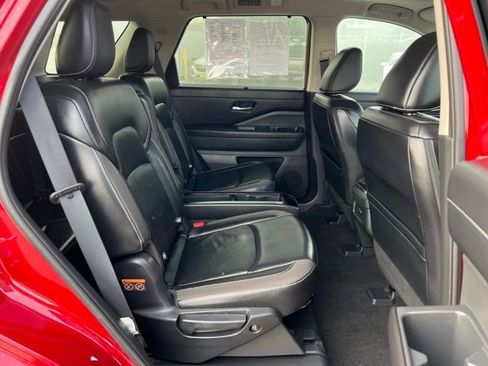 Used 2023 Nissan Pathfinder SL w/ SL Premium Package image 13