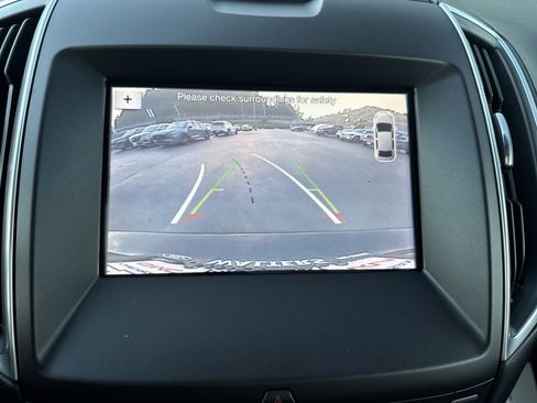 Used 2018 Ford Edge Titanium w/ Technology Package AWD/4WD image 19