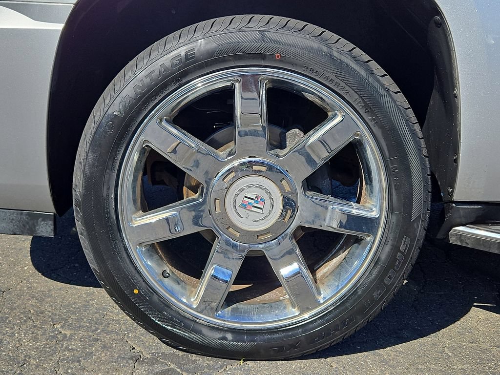 Used 2014 Cadillac Escalade Luxury RWD image 9