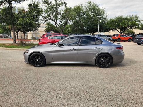 Used 2020 Alfa Romeo Giulia w/ Quick Order Package 22K Sport RWD image 4