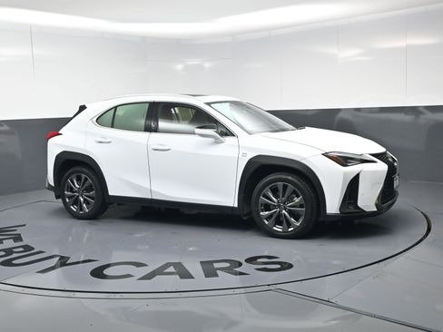 Used 2021 Lexus UX 200 F Sport image 2