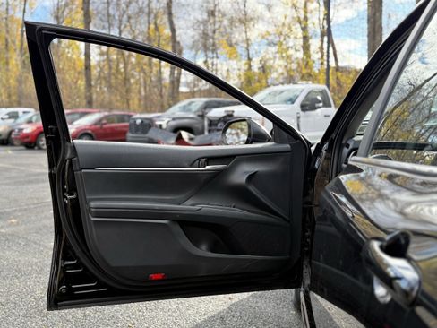 Used 2023 Toyota Camry SE image 24