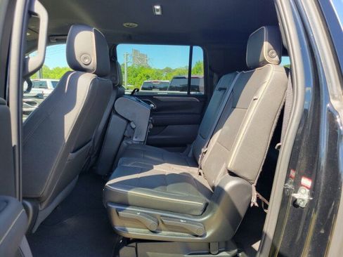Used 2022 GMC Yukon XL SLT w/ SLT Luxury Package AWD/4WD image 26
