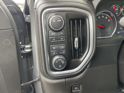 Used 2021 Chevrolet Silverado 1500 LT Trail Boss w/ Convenience Package II image 21