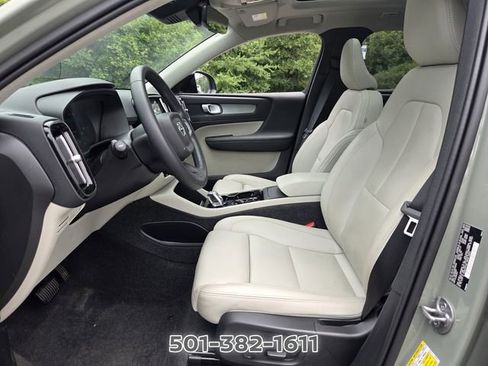Used 2024 Volvo XC40 B5 Plus AWD/4WD image 20