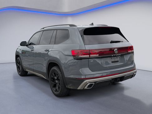 Used 2024 Volkswagen Atlas Peak Edition SE AWD/4WD image 5