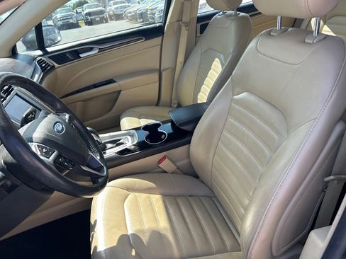 Used 2016 Ford Fusion SE w/ Equipment Group 202A image 11