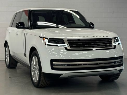 Used 2023 Land Rover Range Rover SE image 8