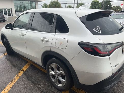 Used 2023 Honda HR-V LX image 2