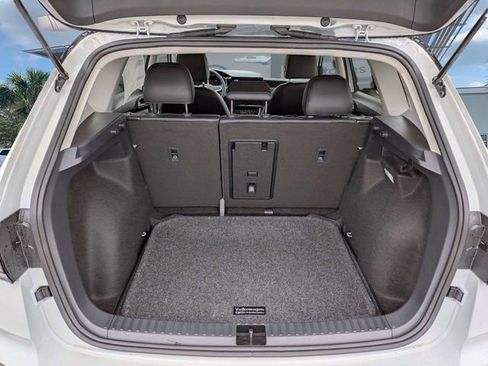 New 2026 Volkswagen Taos SE FWD image 13