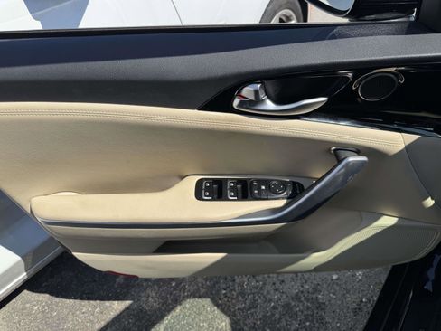 Used 2018 Kia Stinger RWD image 13