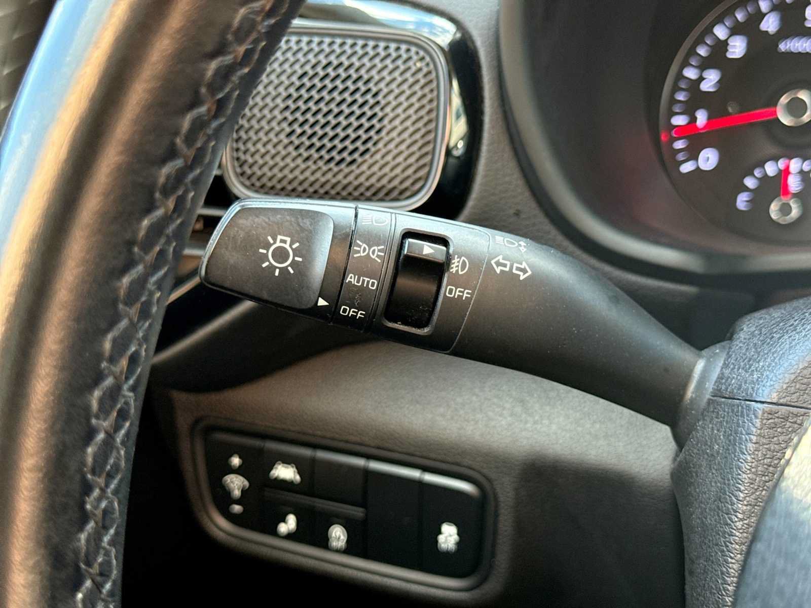 Used 2022 Kia Soul X-Line FWD image 25