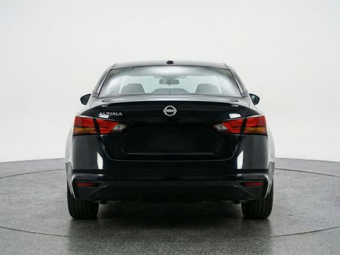 Used 2025 Nissan Altima 2.5 SV image 7
