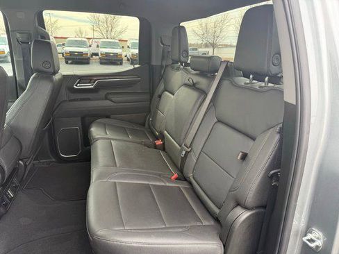 Used 2025 GMC Sierra 1500 SLT image 31