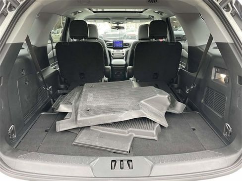 Used 2023 Ford Explorer XLT w/ Equipment Group 202A image 33