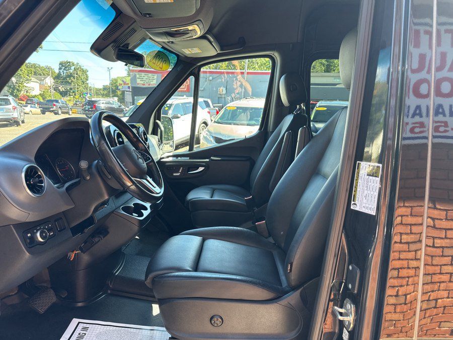 Used 2020 Mercedes-Benz Sprinter 2500 image 16