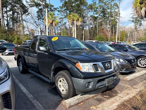 Used 2018 Nissan Frontier S image 17