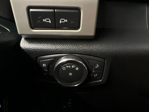 Used 2016 Ford F150 Lariat w/ Equipment Group 502A Luxury AWD/4WD image 23