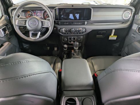 New 2026 Jeep Wrangler Sahara AWD/4WD image 15