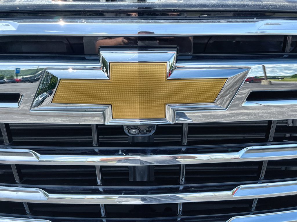 Used 2024 Chevrolet Silverado 2500 LTZ w/ LTZ Plus Package AWD/4WD image 31
