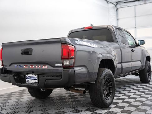 Used 2020 Toyota Tacoma SR AWD/4WD image 5