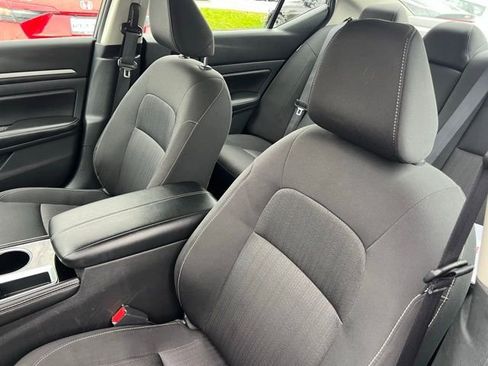 Used 2023 Nissan Altima 2.5 SV image 14