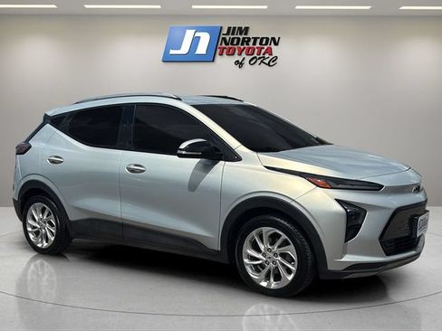 Used 2023 Chevrolet Bolt EUV LT w/ Driver Confidence Package FWD image 3