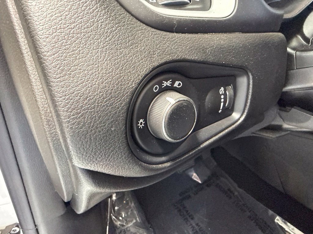 Used 2021 Jeep Renegade Sport w/ Sport Appearance Group AWD/4WD image 21