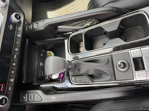 Used 2025 Kia Telluride S image 11