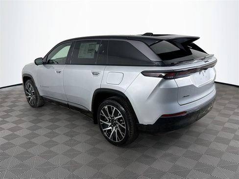 Used 2025 Jeep Wagoneer S Limited image 6