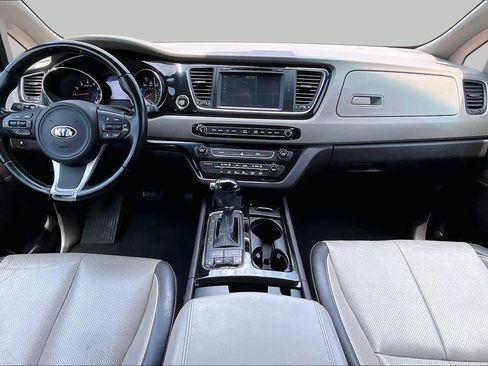 Used 2016 Kia Sedona SX Limited FWD image 16