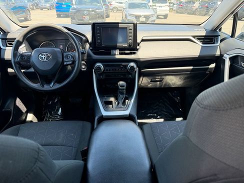 Used 2022 Toyota RAV4 XLE FWD image 25