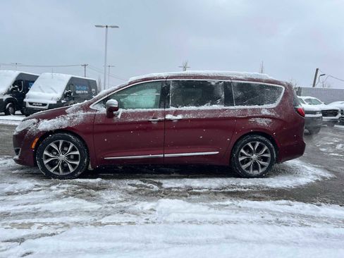 Used 2019 Chrysler Pacifica Limited w/ Tire & Wheel Group image 31