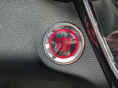 Used 2020 Honda HR-V Touring image 17