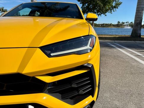 Used 2022 Lamborghini Urus image 32