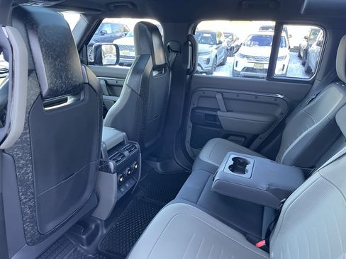 Certified 2025 Land Rover Defender 110 image 30