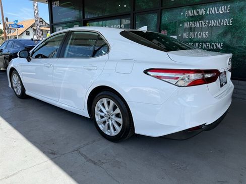 Used 2019 Toyota Camry LE FWD image 4