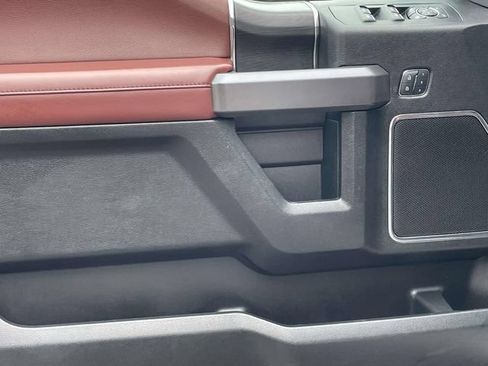 Used 2018 Ford F150 Platinum w/ Equipment Group 701A Luxury AWD/4WD image 9