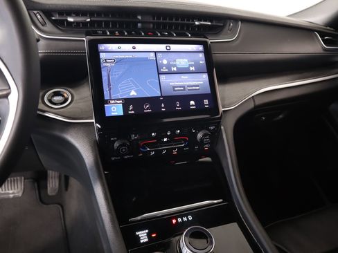 Used 2024 Jeep Grand Cherokee L Limited w/ Luxury Tech Group II image 5