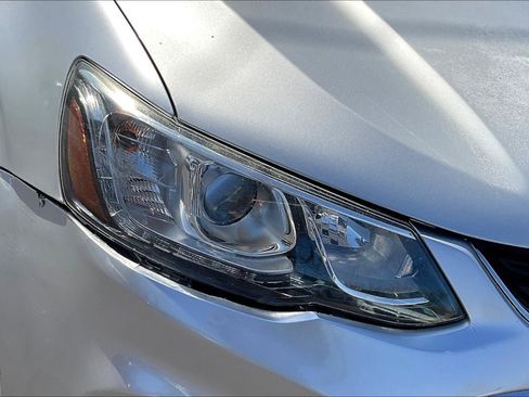 Used 2017 Chevrolet Sonic LT image 29