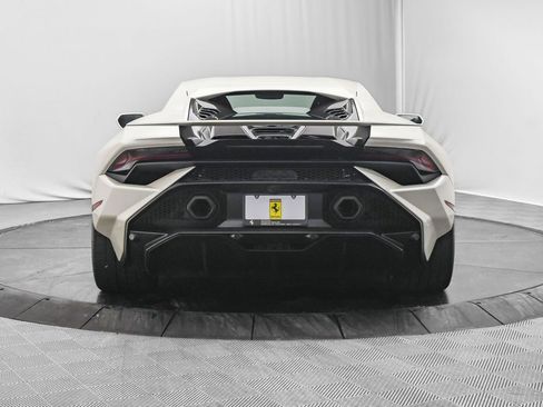 Used 2023 Lamborghini Huracan Tecnica image 6