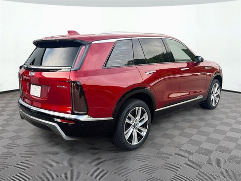 New 2026 Cadillac Vistiq Luxury w/ LPO, Floor Liner Package image 7