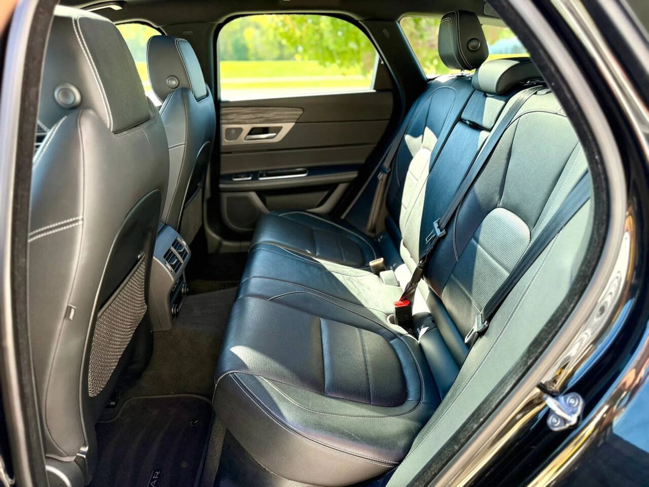 Used 2018 Jaguar XF S AWD/4WD image 15