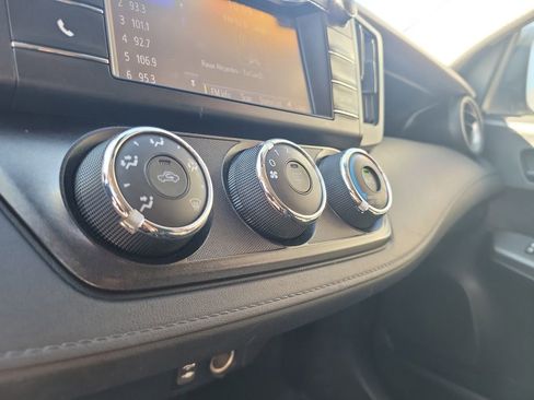 Used 2018 Toyota RAV4 LE image 21