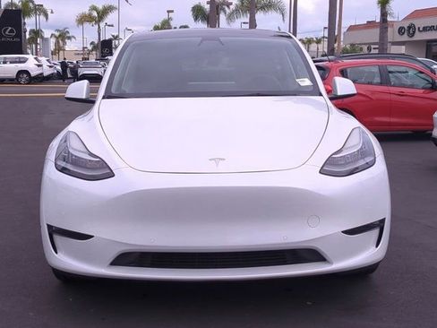 Used 2022 Tesla Model Y Long Range image 2