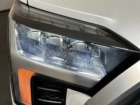 Used 2025 Toyota Tundra Limited image 9