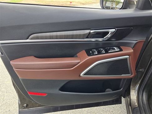 Used 2023 Kia Telluride EX w/ EX Captain's Chair Package image 20