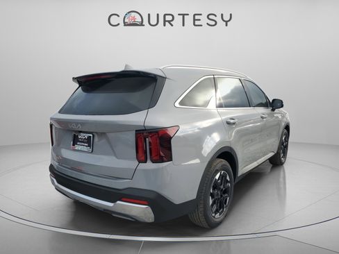 New 2026 Kia Sorento S image 4